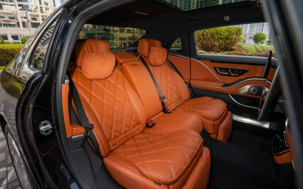 Mercedes Maybach S580 (Black), 2023