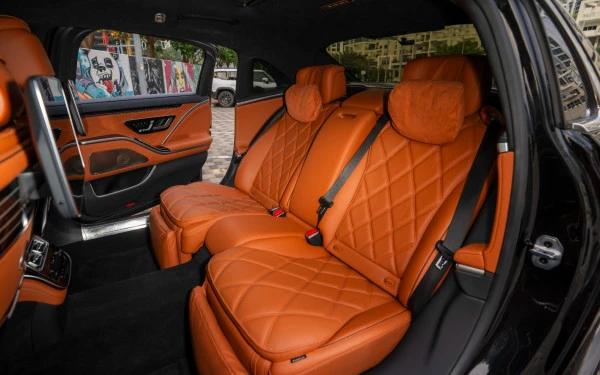 Mercedes Maybach S580 (Black), 2023