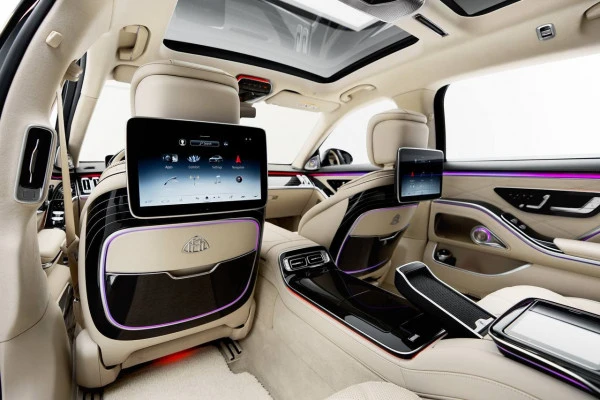 Mercedes S550 Maybach (Negro), 2023