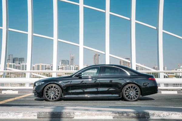 Mercedes S500 (Black), 2022