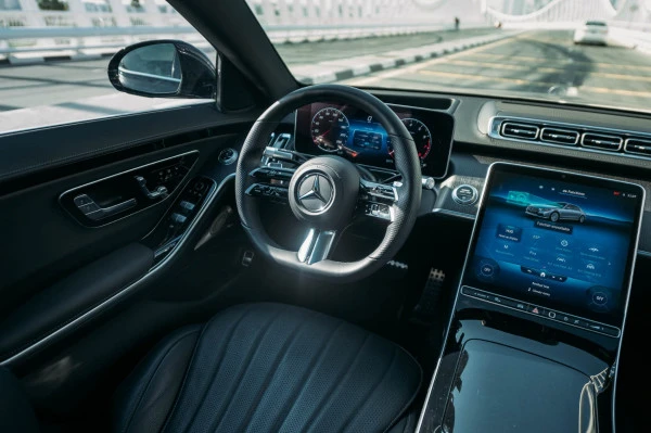 Mercedes S500 (Black), 2022