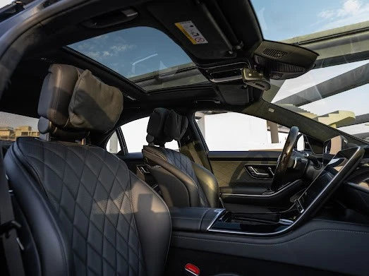 Mercedes S500 (Black), 2022