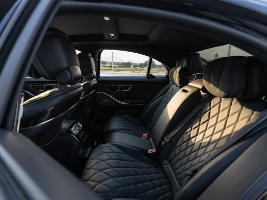 Mercedes S500 (Black), 2022