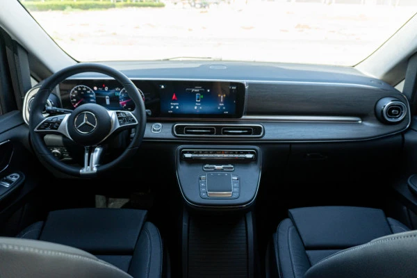Mercedes V300 Avantgarde Extra Long (Black), 2025