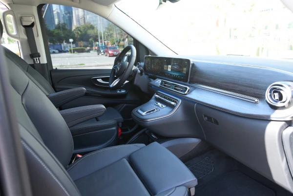 Mercedes V300 Avantgarde Extra Long (Black), 2025
