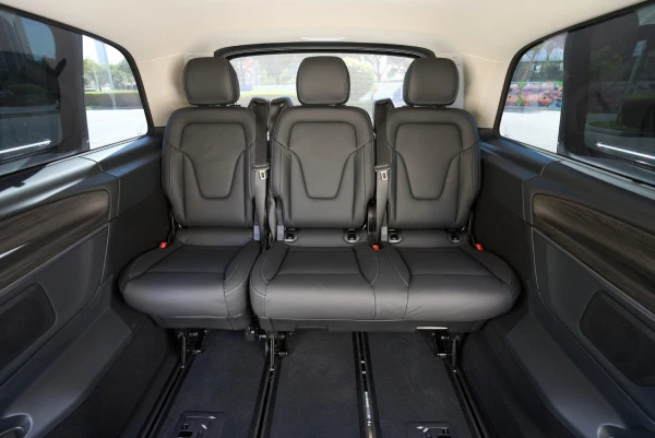 Mercedes V300 Avantgarde Extra Long (Black), 2025