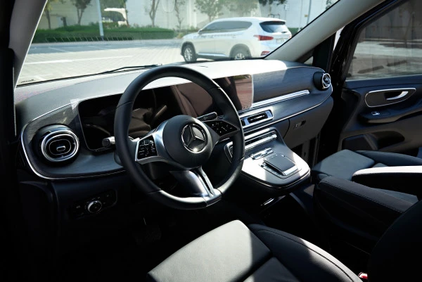 Mercedes V300 Avantgarde Extra Long (Nero), 2025