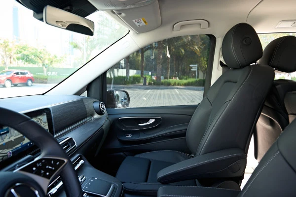 Mercedes V300 Avantgarde Extra Long (Nero), 2025