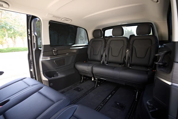 Mercedes V300 Avantgarde Extra Long (Nero), 2025