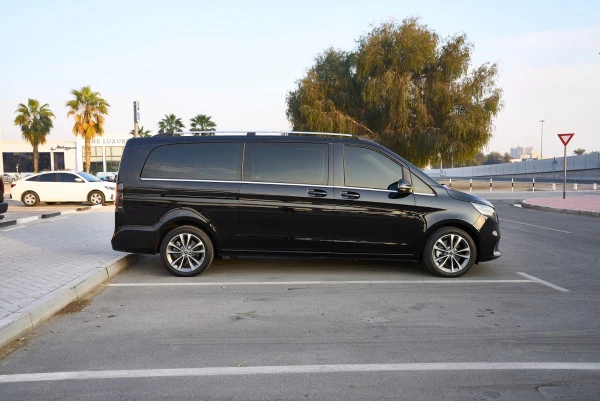 Mercedes V300 Avantgarde Extra Long (Black), 2025