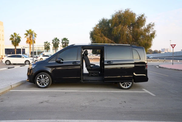 Mercedes V300 Avantgarde Extra Long (Black), 2025