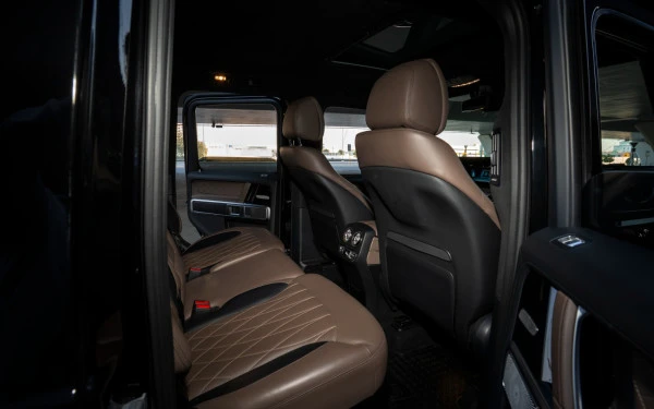 Mercedes V300 Avantgarde Extra Long (Black), 2025