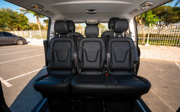 Mercedes V300 Avantgarde Extra Long (Black), 2025