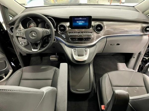 Mercedes V250 (Black), 2023