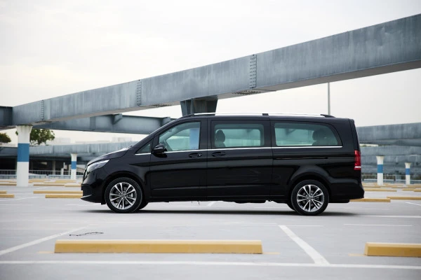 Mercedes V250 (Black), 2023