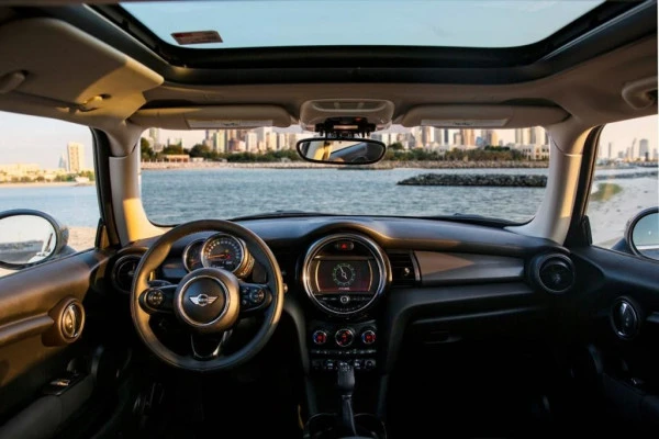 Mini Cooper (Black), 2019