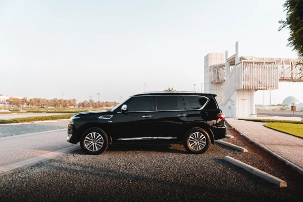 Nissan Patrol V8 (Black), 2020