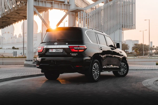 Nissan Patrol V8 (Black), 2020