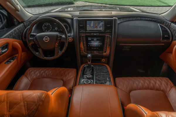 Nissan Patrol V8 (Black), 2020