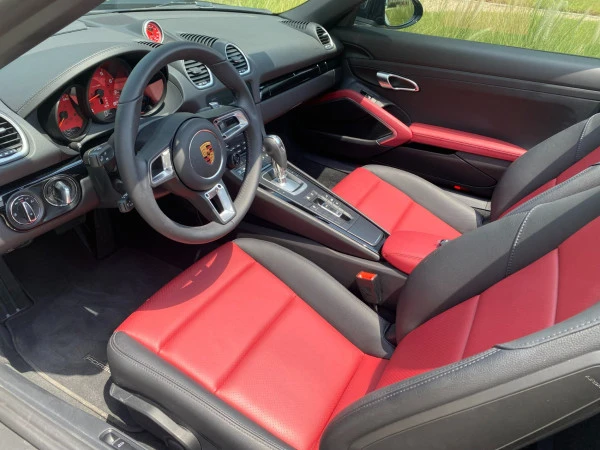 Porsche Boxster 718 (Black), 2022