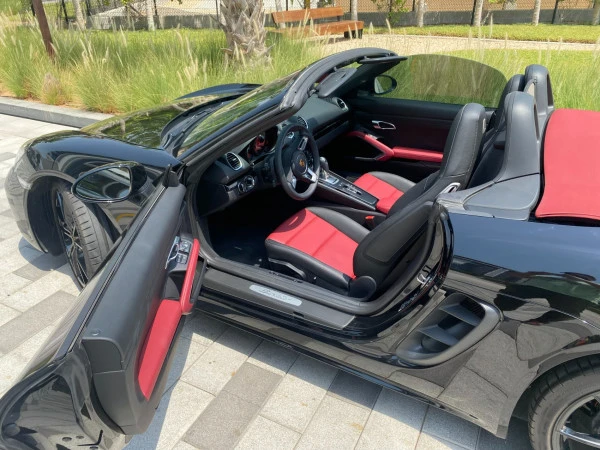 Porsche Boxster 718 (Black), 2022