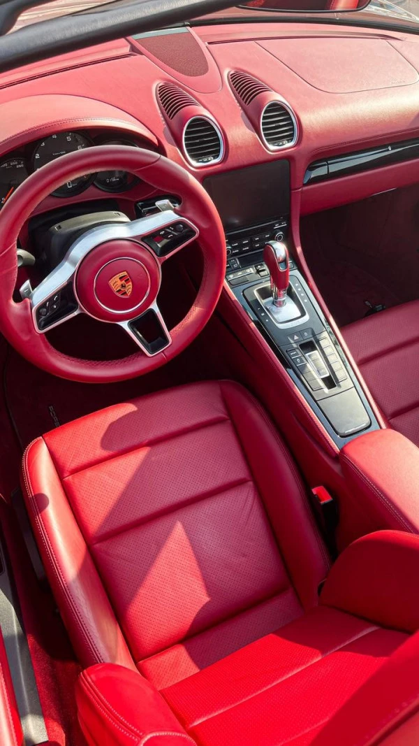 Porsche Boxster (Black), 2020