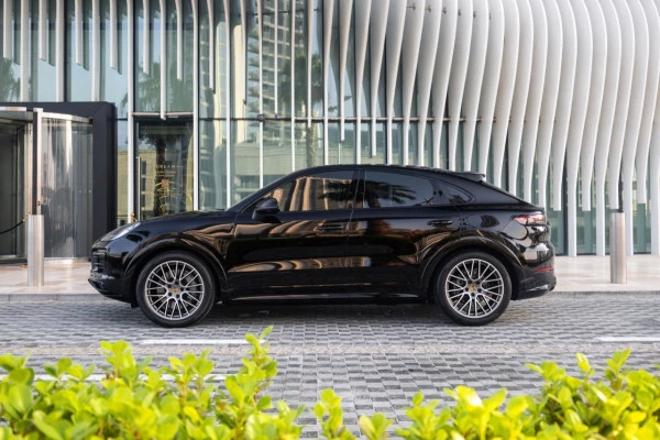 Porsche Cayenne coupe S (Black), 2022