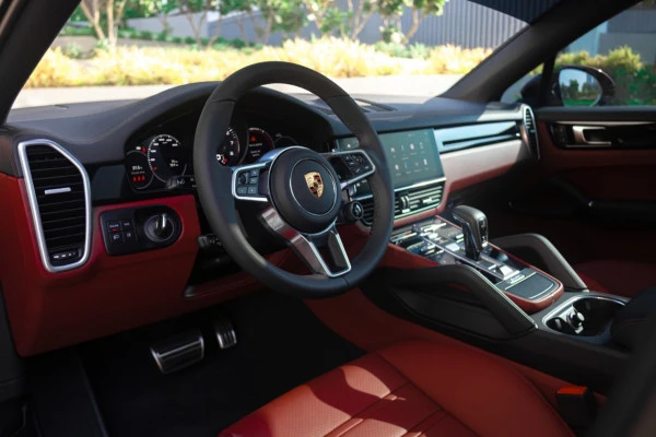 Porsche Cayenne coupe S (Black), 2022