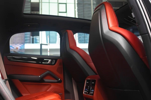 Porsche Cayenne coupe S (Black), 2022