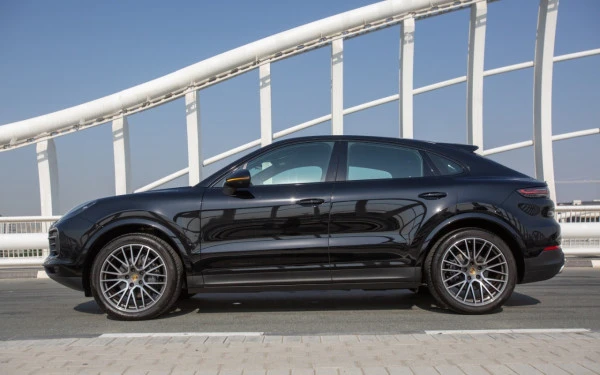 Porsche Cayenne coupe (Black), 2022