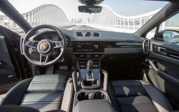 Porsche Cayenne coupe (Black), 2022