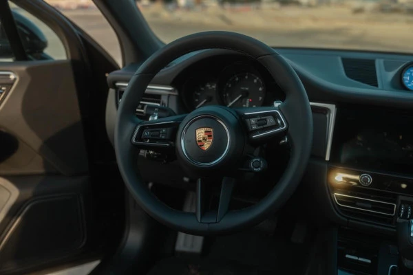 Porsche Macan Platinum (Black), 2022