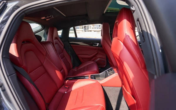 Porsche Panamera 4 (Dunkelgrau), 2020