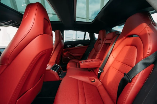 Porsche Panamera (Black), 2021