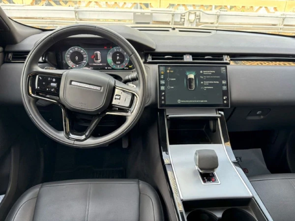 Range Rover Velar (Black), 2025