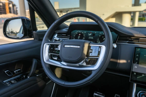Range Rover Vogue HSE (Black), 2023