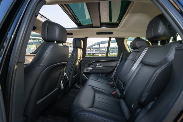 Range Rover Vogue HSE (Black), 2023