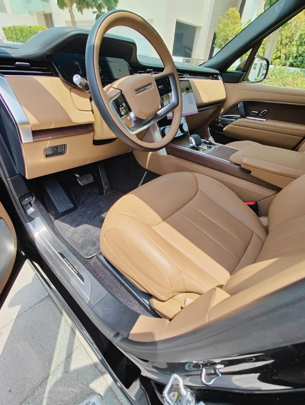 Range Rover Vogue (Black), 2022