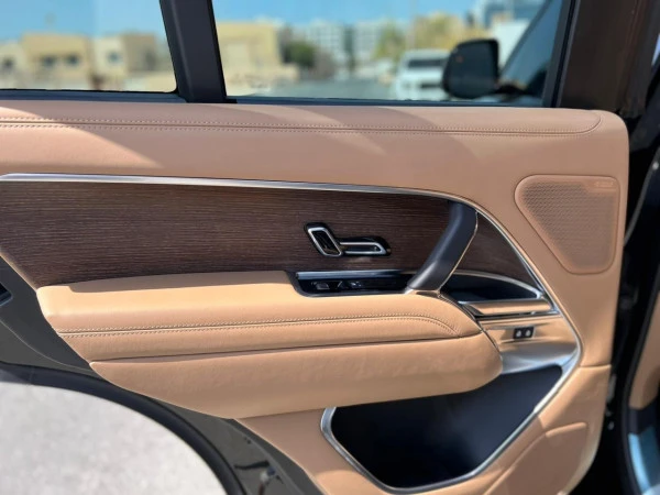 Range Rover Vogue (Schwarz), 2022