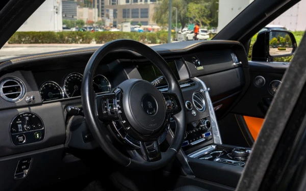 Rolls Royce Cullinan (Black), 2020