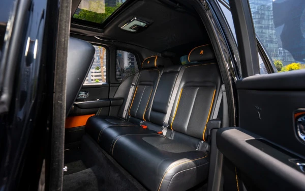 Rolls Royce Cullinan (Black), 2020