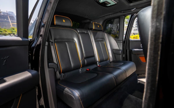 Rolls Royce Cullinan (Black), 2020