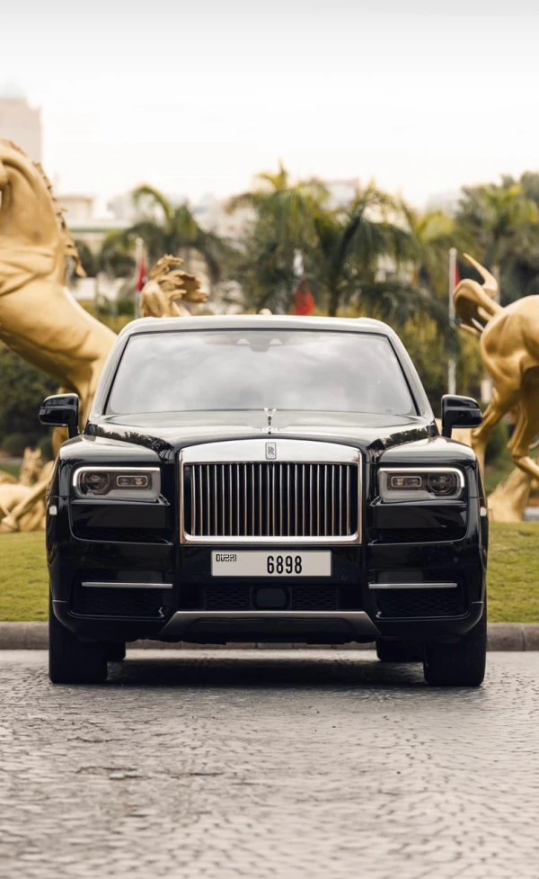 Rolls Royce Cullinan (Black), 2021