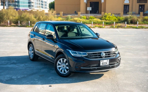 Volkswagen Tiguan (Black), 2025