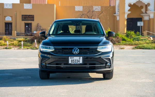 Volkswagen Tiguan (Black), 2025