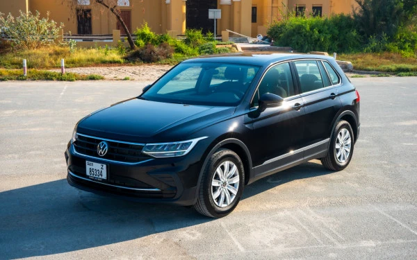 Volkswagen Tiguan (Black), 2025