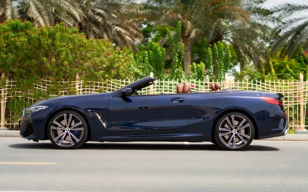 BMW 840i cabrio (Dark Blue), 2021