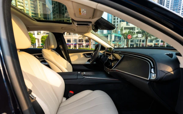 Mercedes E200 (Blue), 2025