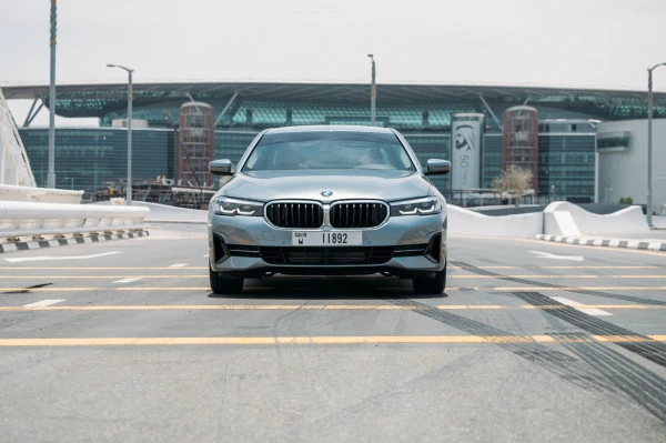 BMW 520i (Dark Grey), 2021