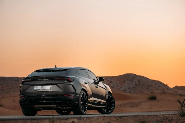 Lamborghini Urus (Gris Oscuro), 2022